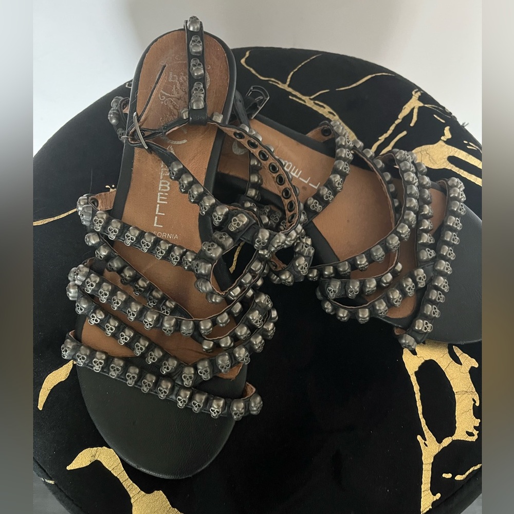 JEFFREY CAMBELL skull sandals